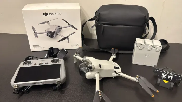 Drone DJI Mini 4 Pro Fly More Combo com câmera à venda em Americana 