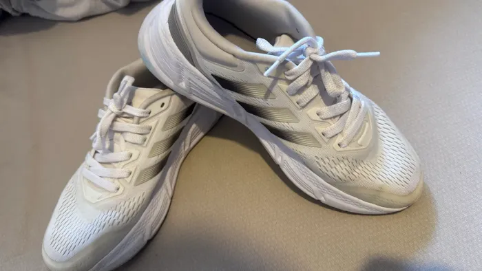 Tênis Adidas Questar Branco