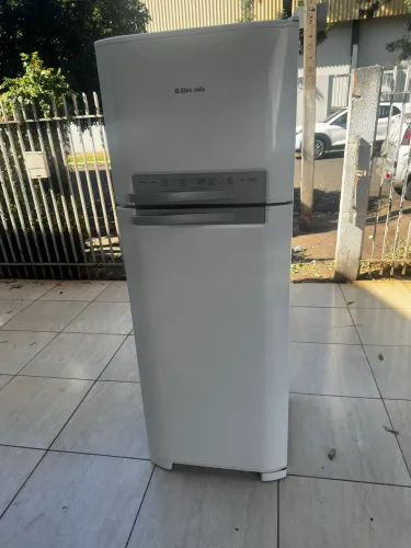 Geladeira Electrolux Duplex Frost Free