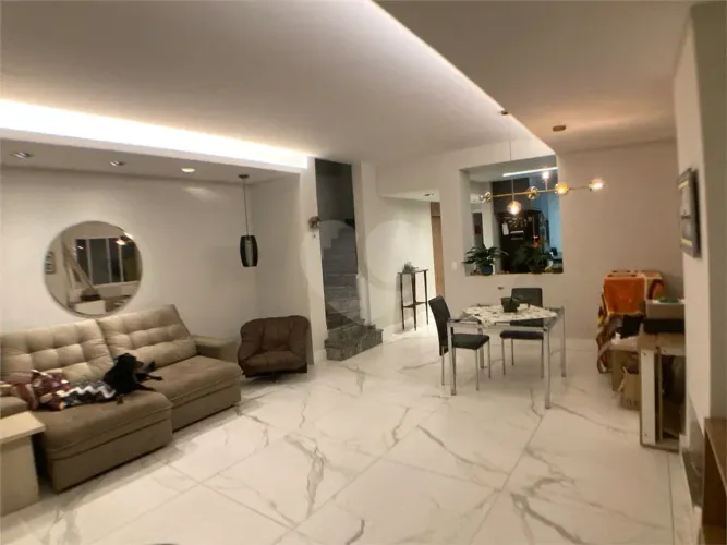 Casa à venda ou para alugar com 3 quartos, sendo 1 suíte, no condomínio Villa Das Flores,