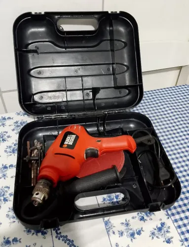 Furadeira Black & Decker 