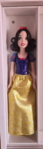 Boneca barbie Branca de Neve de coleção semi nova