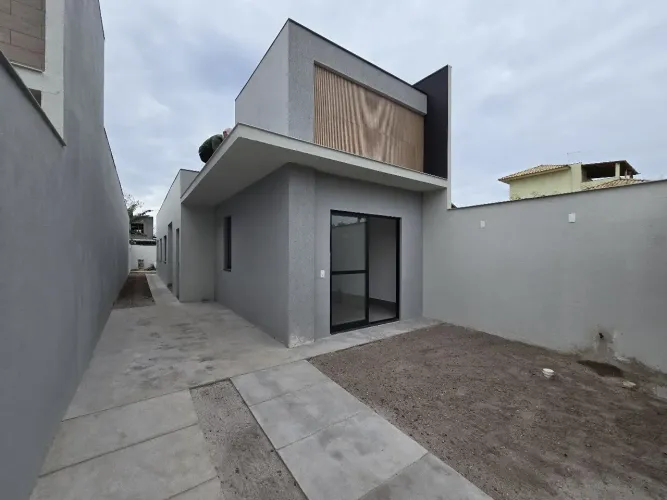 CASA LINEAR 3 QUARTOS COM SUÍTE EM COSTA BELA - SERRA -ES