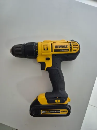 Parafusadeira Dewalt DCD776
