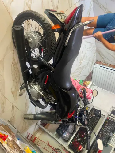 Vendo moto. 4.500
