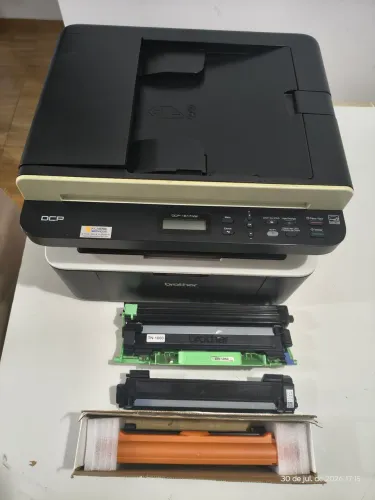 Impressora brother DCP - 1617NW com 2 toner extra