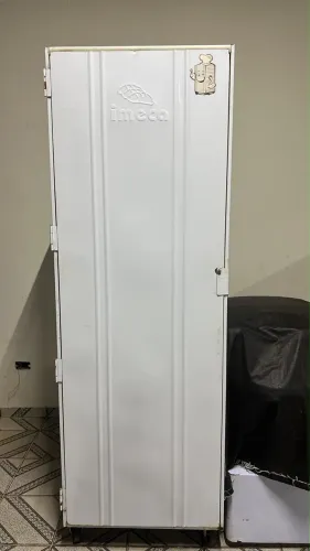 Armário de pão 