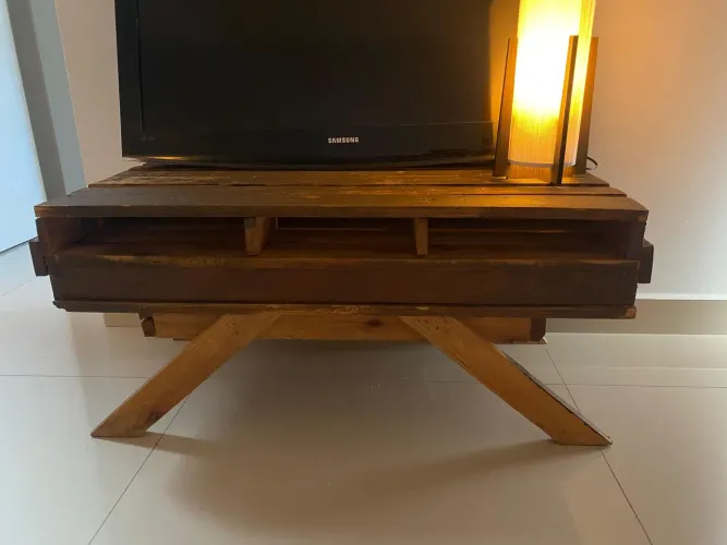 RACK RÚSTICO EM PALETE 