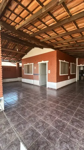 Imóvel para venda possui 100 metros quadrados com 3 quartos em Jardim Roma - Caldas Novas