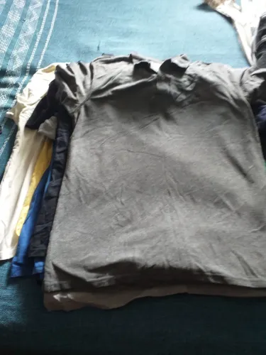 Roupas masculinas usadas