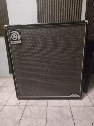 Caixa Ampeg série B 410 he