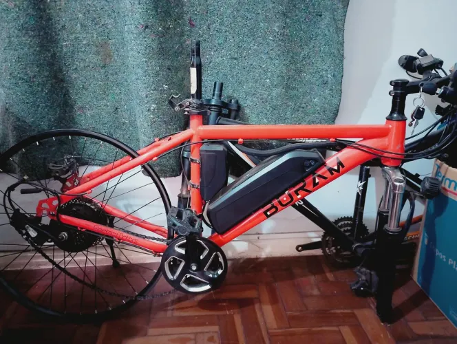 Vendo bicicleta aro 26 elétrica para tira peças ou montar outra 