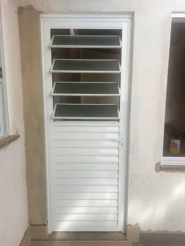 Porta basculante nova 2.10x90.0