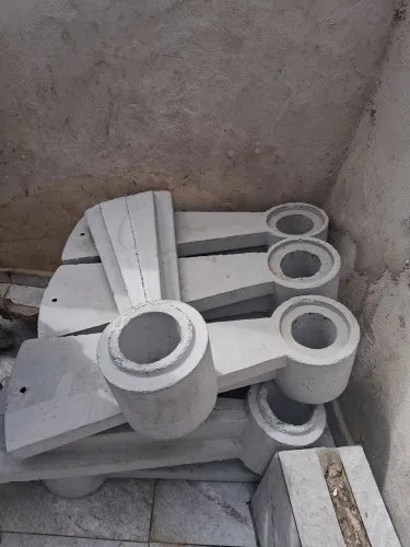 Vendo escada caracol de concreto 