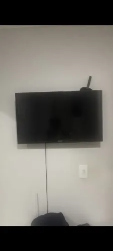 Vendo uma tv de led Samsung 32 tudo ok