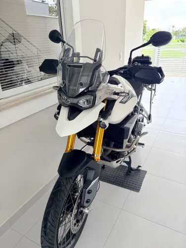 TRIUMPH TIGER 900 RALLY PRO 2022 - APENAS 5.428 KM