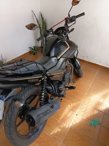 Vendo moto factor 150