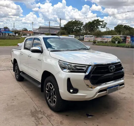 Toyota Hilux CD SRX 4X4 2.8 TDI 16V Diesel Aut. 2023