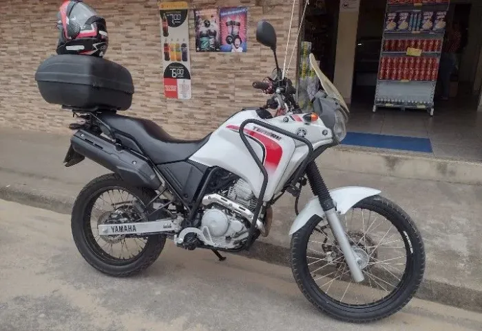 Vendo Ténéré 250c ou troco por PCX 150
