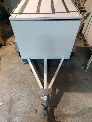 Carrocinha baú vendo ou troco 