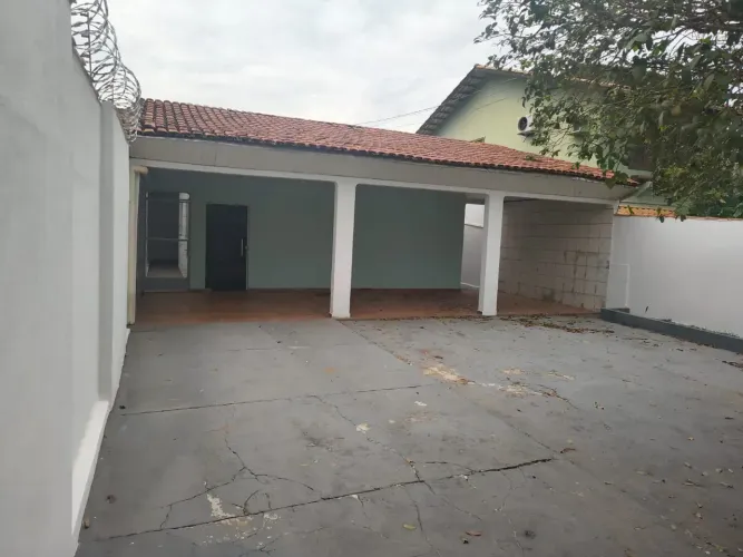 Casa com 2 dormitórios R$ 2.500,00, Setor Leste Universitário- Goiânia - Go