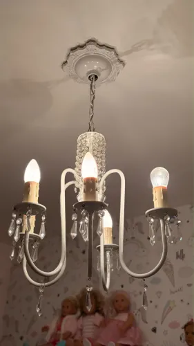 Lustre quarto infantil 