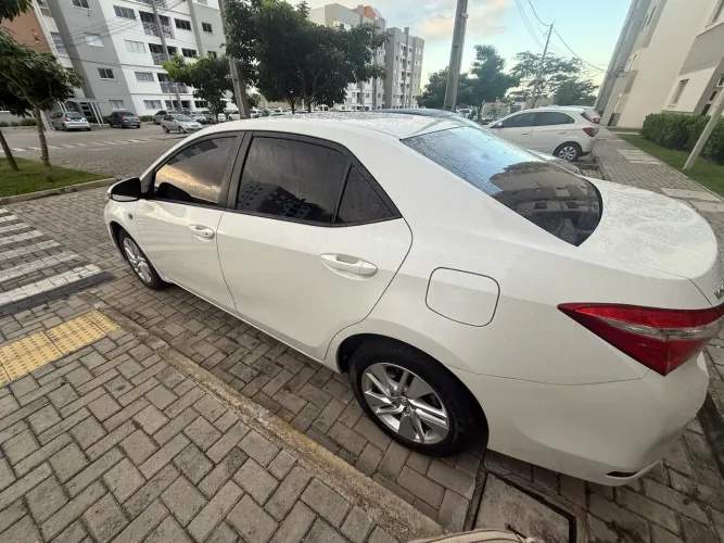 Toyota Corolla GLI 1.8 Flex 16V Aut. 2016
