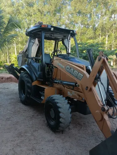 CASE 580M
