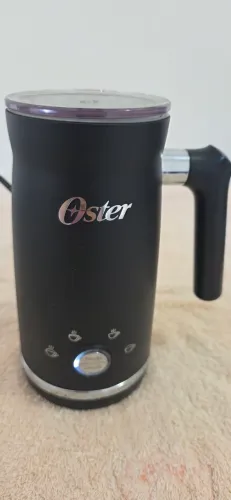 Espumador e aquecedor de leite oster