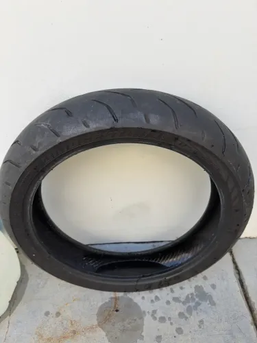 Pneu 120/70 R17