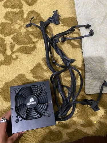 Fonte Corsair CX650 650W 80 Plus Bronze - Seminova (Apenas 2 meses de uso)