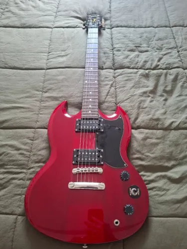Linda Guitarra Epiphone modelo SG Special Cherry