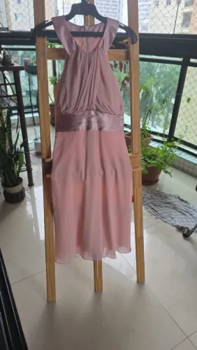 Vestido de festa rosa bebê