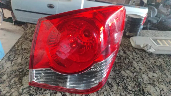Cruze 2012 sedan lanterna lado direito <br>Lanterna lado direito lado