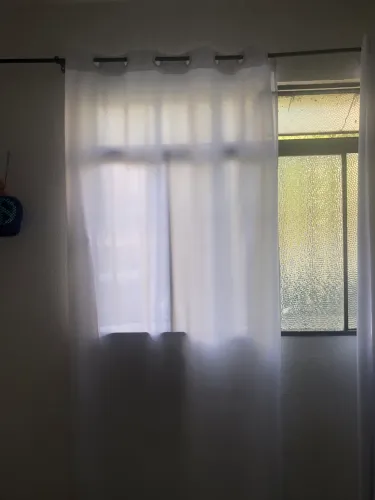 2 pares de cortina + varão