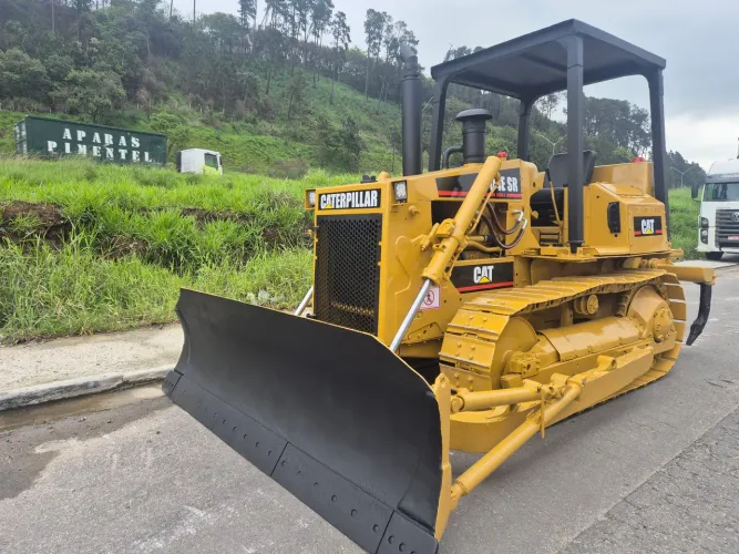 Trator de esteira D4E SR ano 1995