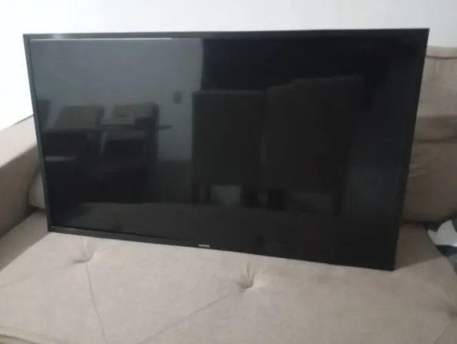 Televisão 42 pol (só para retirada de peças)