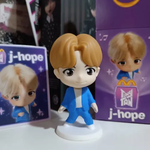 Boneco J-Hope BTS Tiny Tan McDonald's Roxo - Kpop
