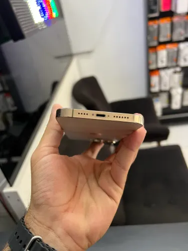 iPhone 14 Pro Max muito novo