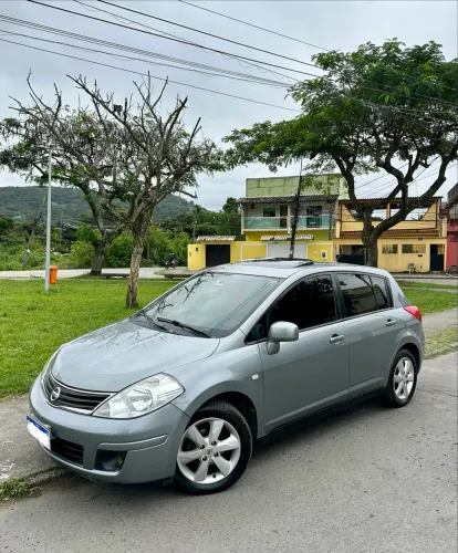 Nissan Tiida SL 1.8/1.8 Flex 16V Aut. 2011