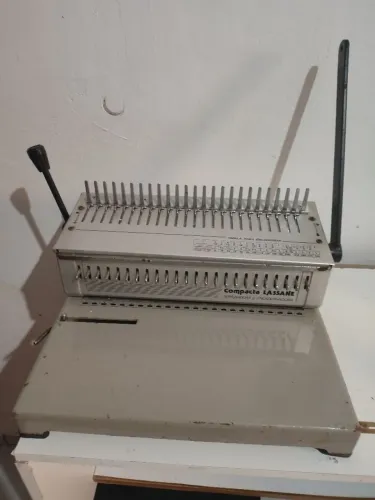 MÁQUINA DE ENCADERNAR