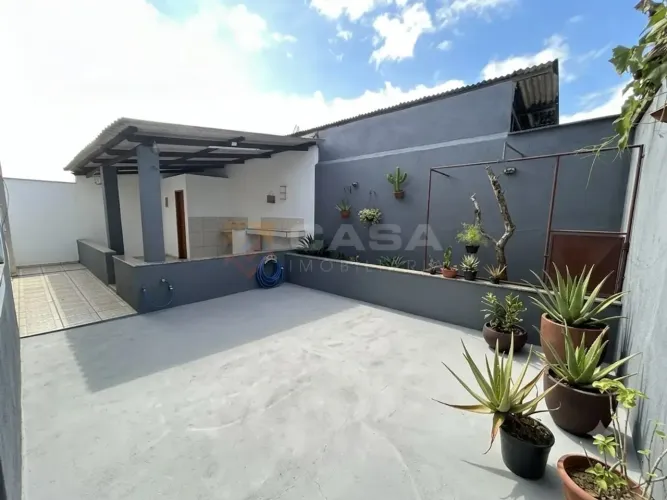 Casa com 2 Quartos e quintal em Serra Dourada 3