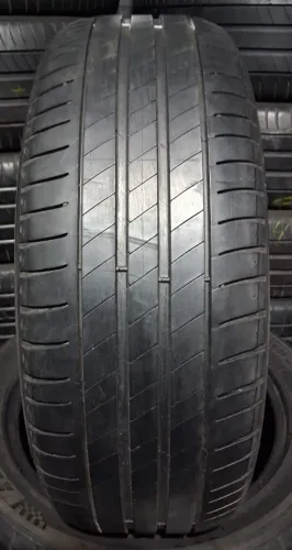 01 pneu 205/55/17 Michelin Primacy HP por 260,00