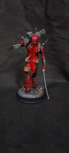 Action Figure Deadpool em Resina - Pintura Artesanal