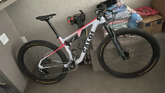 Caloi Elite Carbon 2025