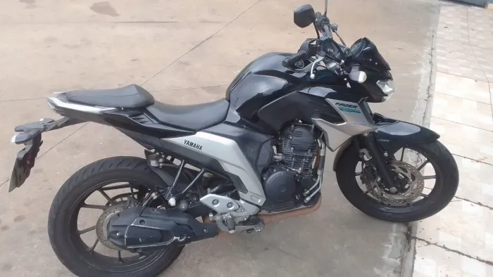 Vendo ou troco por moto ou carro de menor valor