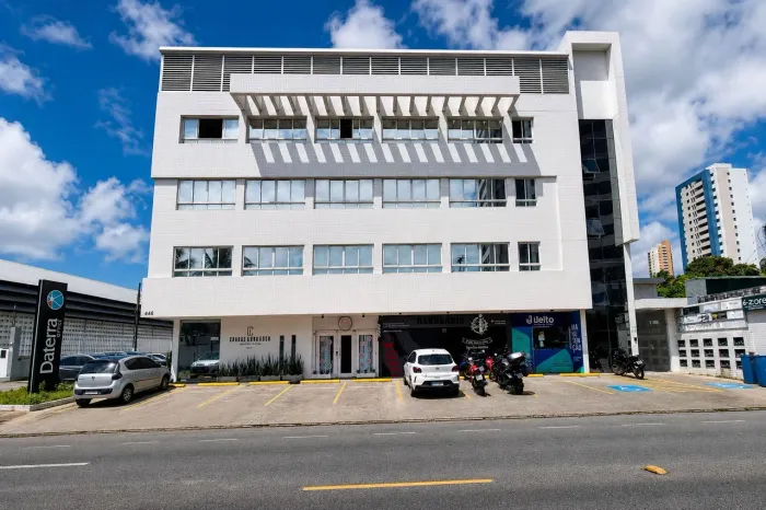 Sala comercial no Bairro dos Estados para locação, com 60 m², próxima ao Shopping Sebrae.