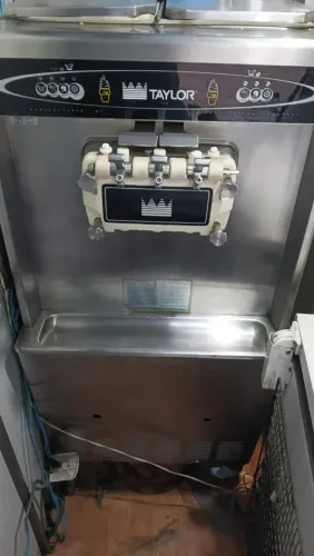 Máquina de Sorvete Expresso Taylor 157 - 2 Sabores + Misto 