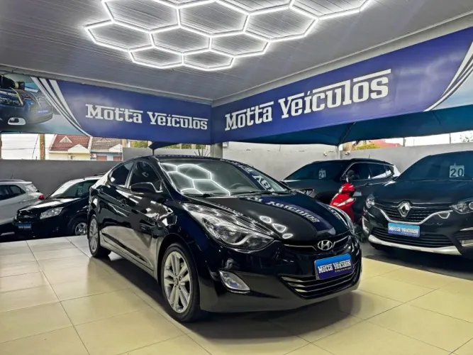 Hyundai Elantra GLS 1.8 16V Aut. 2013