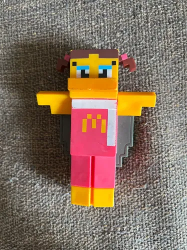 Bonequinha Minecraft do Mc Donalds